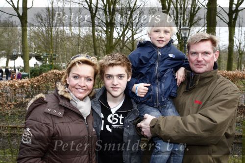 Kaatsheuvel 29 maart 2009
15 jarig bestaan van Princess in de efteling. Mariska v Kolk met man Knut en zoons
Peter Smulders bv