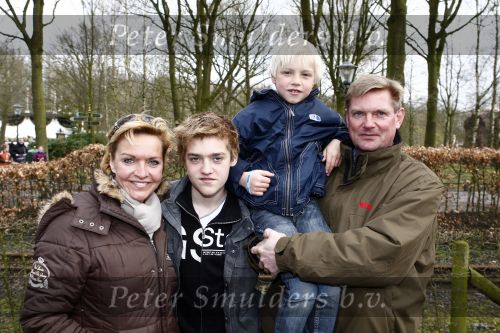 Kaatsheuvel 29 maart 2009
15 jarig bestaan van Princess in de efteling. Mariska v Kolk met man Knut en zoons
Peter Smulders bv