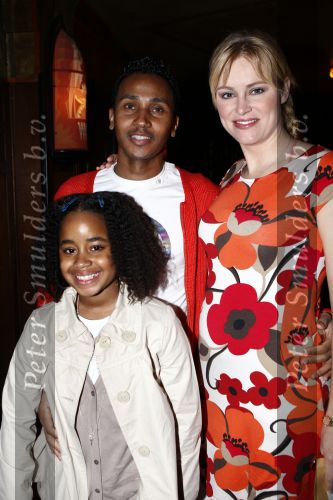 Amsterdam 12 april 2008
Marit v Bohemen zwanger met vriend en stiefdochter bij premiere Morisson krijgt een zusje.