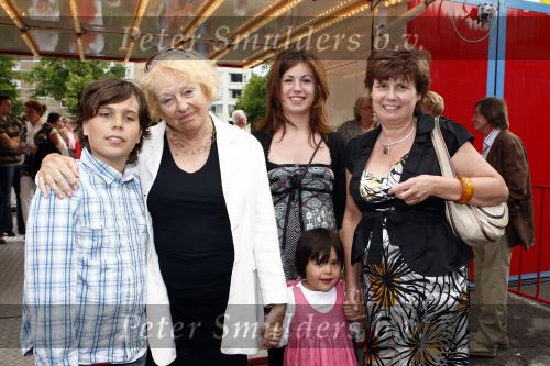 Amsterdam 22 juli 2008
Premiere Circus Renz. Marjan Berk met familie