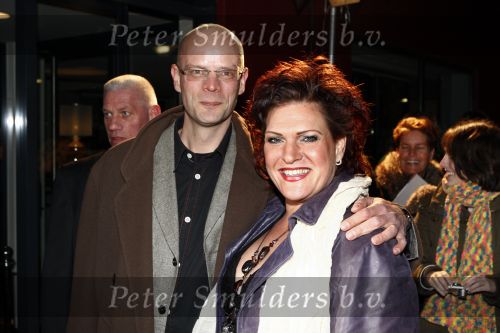 Bussum 25 februari 2008
Premiere Simone Kleinsma in het spant in bussum.Marjolein Touw met man
Peter Smulders bv