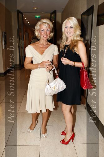 Amsterdam 15 september 2007
Modeshow Mart Visser in het hilton. Marjon Lambriks met dochter