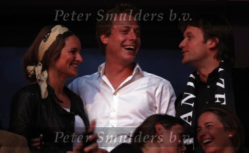 Amsterdam 26 mei 2008
 Lieke v Lexmond en Mark v Eeuwen tijdens het meezing concert van Andre Hazes in de arena.