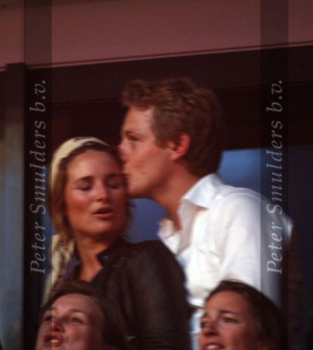 Amsterdam 26 mei 2008
 Lieke v Lexmond en Mark v Eeuwen tijdens het meezing concert van Andre Hazes in de arena.