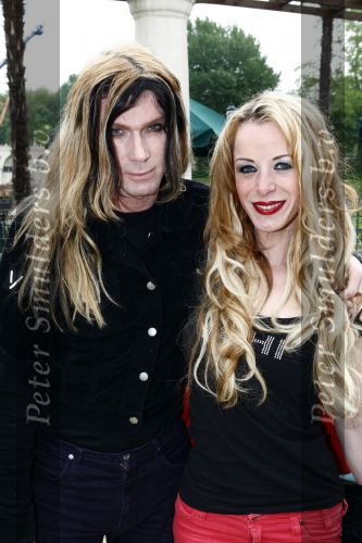 Biddinghuizen 26 april 2009
Bn ers in Walibi. Marlies Idols met vriend Robby Valentine
Peter smulders bv