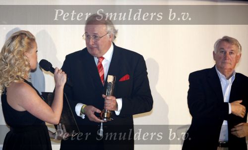 Hilversum 26 januari 2009
Mart Smeets krijgt ouevre prijs bij uitreiking gouden beelden. Mart met Koos Postema en Bridget Maasland
Peter Smulders bv