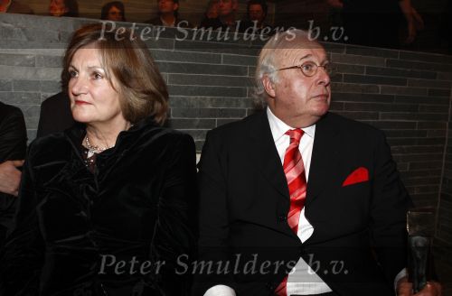 Hilversum 26 januari 2009
Mart Smeets krijgt ouevre prijs bij uitreiking gouden beelden. Mart met zijn vrouw
Peter Smulders bv