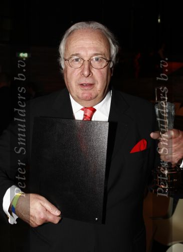 Hilversum 26 januari 2009
Mart Smeets krijgt ouevre prijs bij uitreiking gouden beelden.
Peter Smulders bv