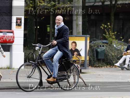 Amsterdam 15 oktober 2007
Mart Visser op zijn fiets met hond.