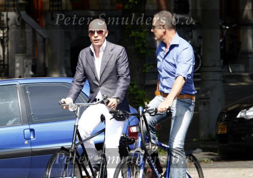 Amsterdam 24 mei 2008
Mart Visser en zijn vriend Job fietsend in Amsterdam.