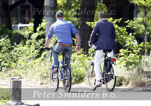 Amsterdam 24 mei 2008
Mart Visser en zijn vriend Job fietsend in Amsterdam.