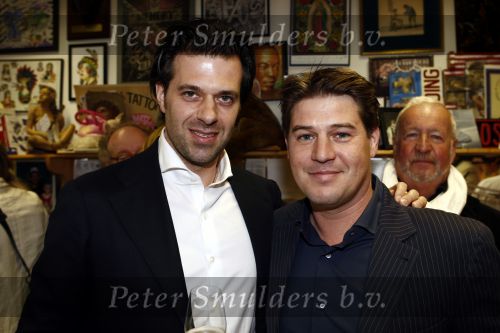 Amsterdam 11 mei 2009
Feestje Henk Schiffmacher en Sergio Herman. Sergio heeft een toetje gemaakt dat ontworpen is door Henk. Martijn Krabbe en Sergio Herman
Peter Smulders bv
