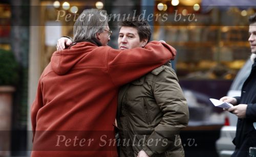 Amsterdam 17 januari 2008
Martijn Krabbe en Winston Gerschtanowitz  tijdens opnames op de cornelis schuytstraat. Martijn zijn vader   Jeroen komt langs