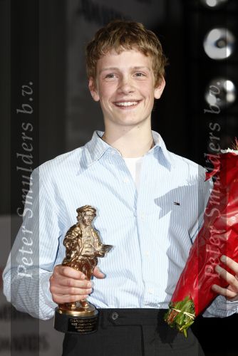 Amsterdam 9 maart 2009
Martijn Lakemeier krijgt Rembrandt voor zijn rol in oorlogswinter.
Peter Smulders bv