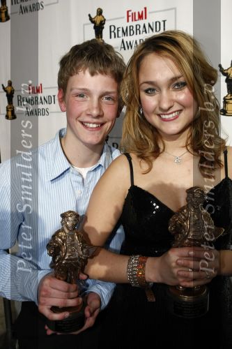 Amsterdam 9 maart 2009
Martijn Lakemeier krijgt Rembrandt voor zijn rol in oorlogswinter.Martijn met Melody Klaver
Peter Smulders bv
