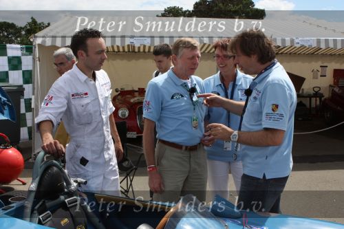 Le Mans, 12 Juli 2008
Le Mans Classic 2008
TV verslaggever/Programmamaker Martin Utberg van Topspeed TV in gesprek met Gijs v Lennep