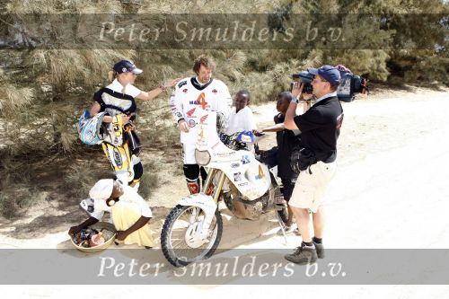 Dakar 23 maart 2008
Straatbeeld in Dakar waar de heroes legend eindigt. Anouk Smulders en Martin Utberg
Peter Smulders bv