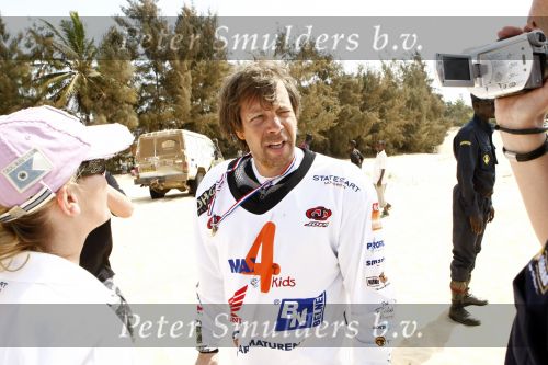 Dakar 23 maart 2008
Straatbeeld in Dakar waar de heroes legend eindigt. Gallyon v Vessem Viktor Brand Martin Utberg en Anouk Smulders
Peter Smulders bv