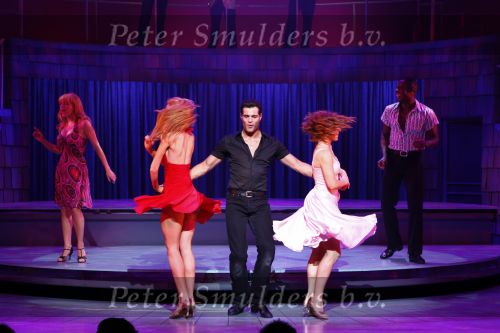 Utrecht 9 maart 2008
Premiere Dirty dancing met oa Martin v Bentem Anouk v Nes Jette Carolijn v d Berg Frances de Jong Chris Tates ea in het Beatrix theater.
Peter Smulders bv