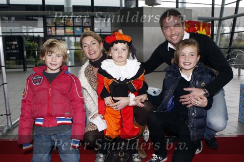 Rotterdam 25 november 2007
Premiere Feest van sinterklaas in ahoy.Mathias Scholten met vrouw en kinderen