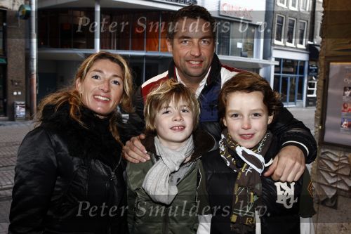 Amsterdam 25 januari 2009
Premiere de dappere muis in Tuschinski. Matthias Scholten met vrouw en zoons
Peter Smulders bv