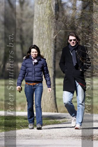 Amsterdam 12 april 2008
Matthijs v Nieuwkerk en zijn vrouw Karin v Nieuwkerk wandelend bij de bosbaan