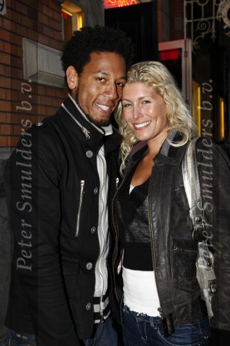 Amsterdam 19 juli 2008
Maud idols met haar nieuwe vriend Calvin op straat in amsterdam.