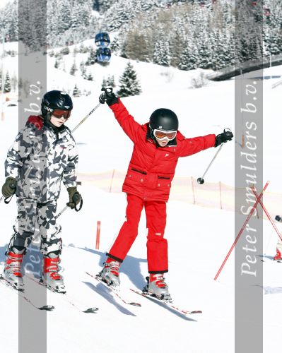 Fiss 15 februari 2009
Ruud Gullit met Joelle en Maxim op wintersport. Ook Marco Borsato en Leontien en Luca Jada en Senna zijn op skivakantie.
Peter Smulders bv