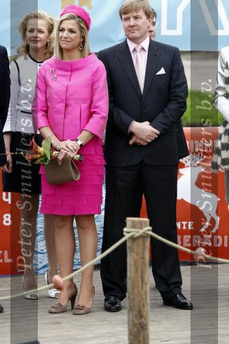 Makkum en Franeker30 april 2008
Koninginnedag 2008 met Koningin Beatrix Prins Willem Alexander Friso Constantijn Maurits Floris Pieter Christiaan Pieter v Vollenhoven en de prinsessen Maxima Laurentien Mabel Aimee Anita Margriet en Marilene.
Peter Smulders bv
