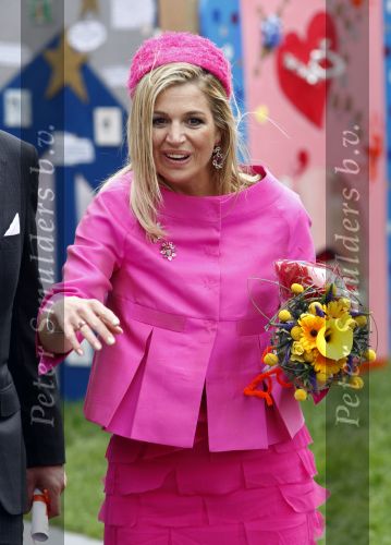 Makkum en Franeker30 april 2008
Koninginnedag 2008 met Koningin Beatrix Prins Willem Alexander Friso Constantijn Maurits Floris Pieter Christiaan Pieter v Vollenhoven en de prinsessen Maxima Laurentien Mabel Aimee Anita Margriet en Marilene.
Peter Smulders bv