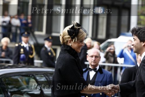 Amsterdam 4 mei 2009
Dodenherdenking op de dam met oa aanwezig Koningin Beatrix Prins Willem Alexander en prinses maxima.
Peter Smulders bv