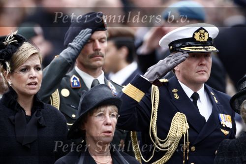 Amsterdam 4 mei 2009
Dodenherdenking op de dam met oa aanwezig Koningin Beatrix Prins Willem Alexander en prinses maxima.
Peter Smulders bv