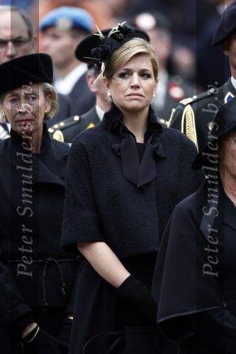 Amsterdam 4 mei 2009
Dodenherdenking op de dam met oa aanwezig Koningin Beatrix Prins Willem Alexander en prinses maxima.
Peter Smulders bv