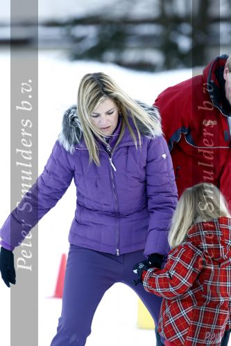 Lech 10 februari 2008
Fotosessie Koninklijke familie. Aanwezig waren Koningin Beatrix Maxima Prins Willem Alexander Amalai Alexia Ariane Prins Constantijn Prinses Laurentien Eloise Claus Cazimir en Elenore.
Peter Smulders bv