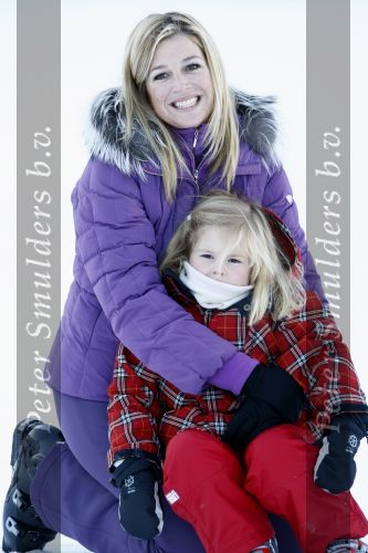 Lech 10 februari 2008
Fotosessie Koninklijke familie. Aanwezig waren Koningin Beatrix Maxima Prins Willem Alexander Amalai Alexia Ariane Prins Constantijn Prinses Laurentien Eloise Claus Cazimir en Elenore.
Peter Smulders bv