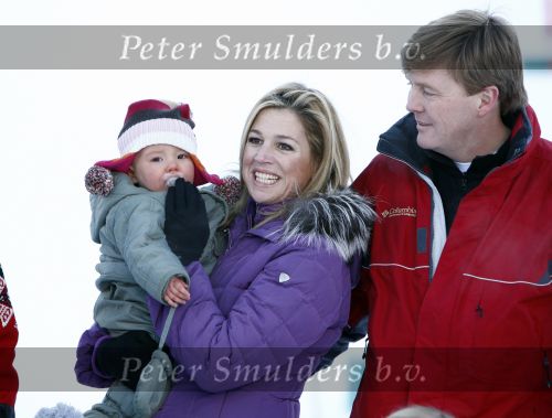 Lech 10 februari 2008
Fotosessie Koninklijke familie. Aanwezig waren Koningin Beatrix Maxima Prins Willem Alexander Amalai Alexia Ariane Prins Constantijn Prinses Laurentien Eloise Claus Cazimir en Elenore.
Peter Smulders bv