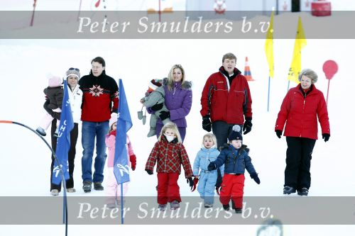 Lech 10 februari 2008
Fotosessie Koninklijke familie. Aanwezig waren Koningin Beatrix Maxima Prins Willem Alexander Amalai Alexia Ariane Prins Constantijn Prinses Laurentien Eloise Claus Cazimir en Elenore.
Peter Smulders bv