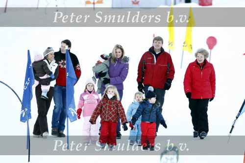 Lech 10 februari 2008
Fotosessie Koninklijke familie. Aanwezig waren Koningin Beatrix Maxima Prins Willem Alexander Amalai Alexia Ariane Prins Constantijn Prinses Laurentien Eloise Claus Cazimir en Elenore.
Peter Smulders bv