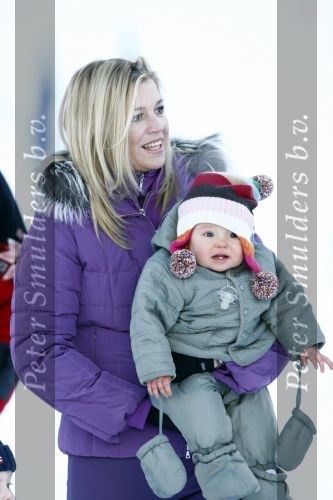 Lech 10 februari 2008
Fotosessie Koninklijke familie. Aanwezig waren Koningin Beatrix Maxima Prins Willem Alexander Amalai Alexia Ariane Prins Constantijn Prinses Laurentien Eloise Claus Cazimir en Elenore.
Peter Smulders bv