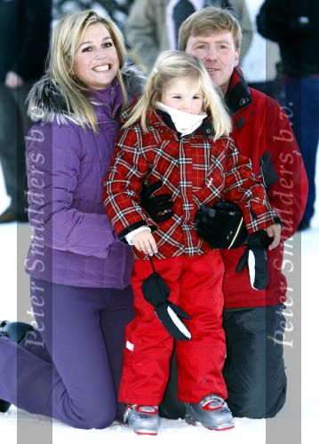 Lech 10 februari 2008
Fotosessie Koninklijke familie. Aanwezig waren Koningin Beatrix Maxima Prins Willem Alexander Amalai Alexia Ariane Prins Constantijn Prinses Laurentien Eloise Claus Cazimir en Elenore.
Peter Smulders bv