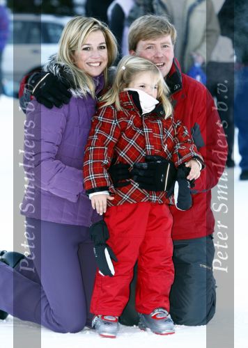 Lech 10 februari 2008
Fotosessie Koninklijke familie. Aanwezig waren Koningin Beatrix Maxima Prins Willem Alexander Amalai Alexia Ariane Prins Constantijn Prinses Laurentien Eloise Claus Cazimir en Elenore.
Peter Smulders bv