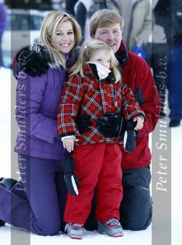 Lech 10 februari 2008
Fotosessie Koninklijke familie. Aanwezig waren Koningin Beatrix Maxima Prins Willem Alexander Amalai Alexia Ariane Prins Constantijn Prinses Laurentien Eloise Claus Cazimir en Elenore.
Peter Smulders bv