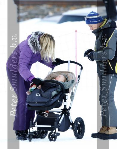 Lech 10 februari 2008
Fotosessie Koninklijke familie. Aanwezig waren Koningin Beatrix Maxima Prins Willem Alexander Amalai Alexia Ariane Prins Constantijn Prinses Laurentien Eloise Claus Cazimir en Elenore.
Peter Smulders bv
