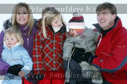 Lech 10 februari 2008
Fotosessie Koninklijke familie. Aanwezig waren Koningin Beatrix Maxima Prins Willem Alexander Amalai Alexia Ariane Prins Constantijn Prinses Laurentien Eloise Claus Cazimir en Elenore.
Peter Smulders bv