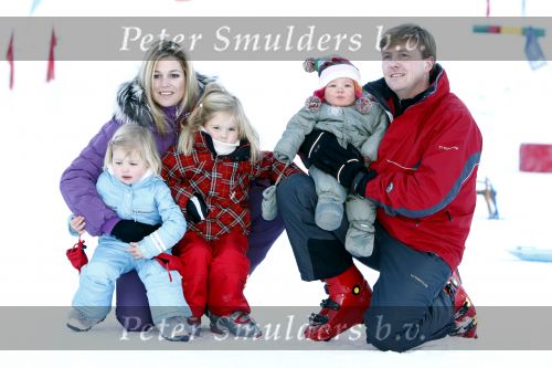 Lech 10 februari 2008
Fotosessie Koninklijke familie. Aanwezig waren Koningin Beatrix Maxima Prins Willem Alexander Amalai Alexia Ariane Prins Constantijn Prinses Laurentien Eloise Claus Cazimir en Elenore.
Peter Smulders bv
