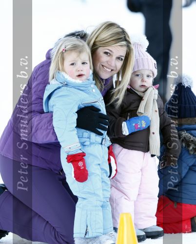 Lech 10 februari 2008
Fotosessie Koninklijke familie. Aanwezig waren Koningin Beatrix Maxima Prins Willem Alexander Amalai Alexia Ariane Prins Constantijn Prinses Laurentien Eloise Claus Cazimir en Elenore.
Peter Smulders bv