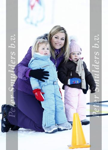 Lech 10 februari 2008
Fotosessie Koninklijke familie. Aanwezig waren Koningin Beatrix Maxima Prins Willem Alexander Amalai Alexia Ariane Prins Constantijn Prinses Laurentien Eloise Claus Cazimir en Elenore.
Peter Smulders bv