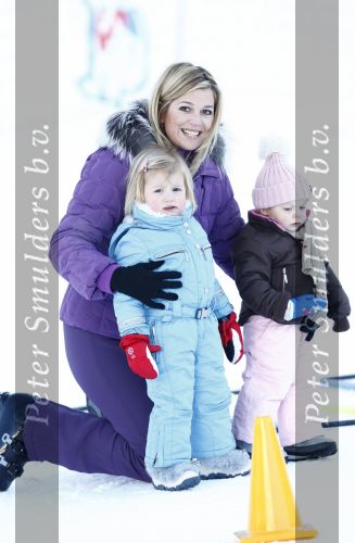 Lech 10 februari 2008
Fotosessie Koninklijke familie. Aanwezig waren Koningin Beatrix Maxima Prins Willem Alexander Amalai Alexia Ariane Prins Constantijn Prinses Laurentien Eloise Claus Cazimir en Elenore.
Peter Smulders bv