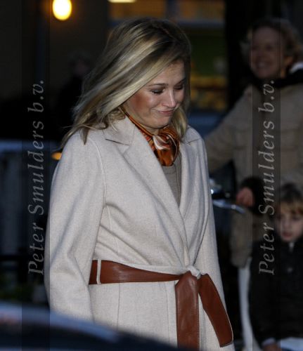 Wassenaar 10 december 2007
Maxima en Prins Willem Alexander brengen pri ses Amalia voor haar eerste schooldag naar de bloemcampschool.