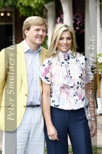 Wassenaar 11 juli 2008
Foto uurtje met prinses Maxima Prins Willem Alexander  en hun dochters Amalia Alexia en Ariane . Ze komen aanrijden in bakfiets.
Peter Smulders bv